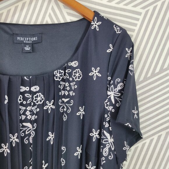 NEW Perceptions Shirt Dress Plus Size 1X Black Floral Midi Stretchy Pleated Top - Picture 3 of 8